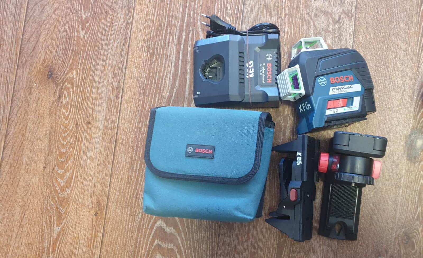 LASER BOSCH PROFESSIONAL GLL 3-80 CG, AKCESORIA, ETUI, SIATKA LL30/2025 P2