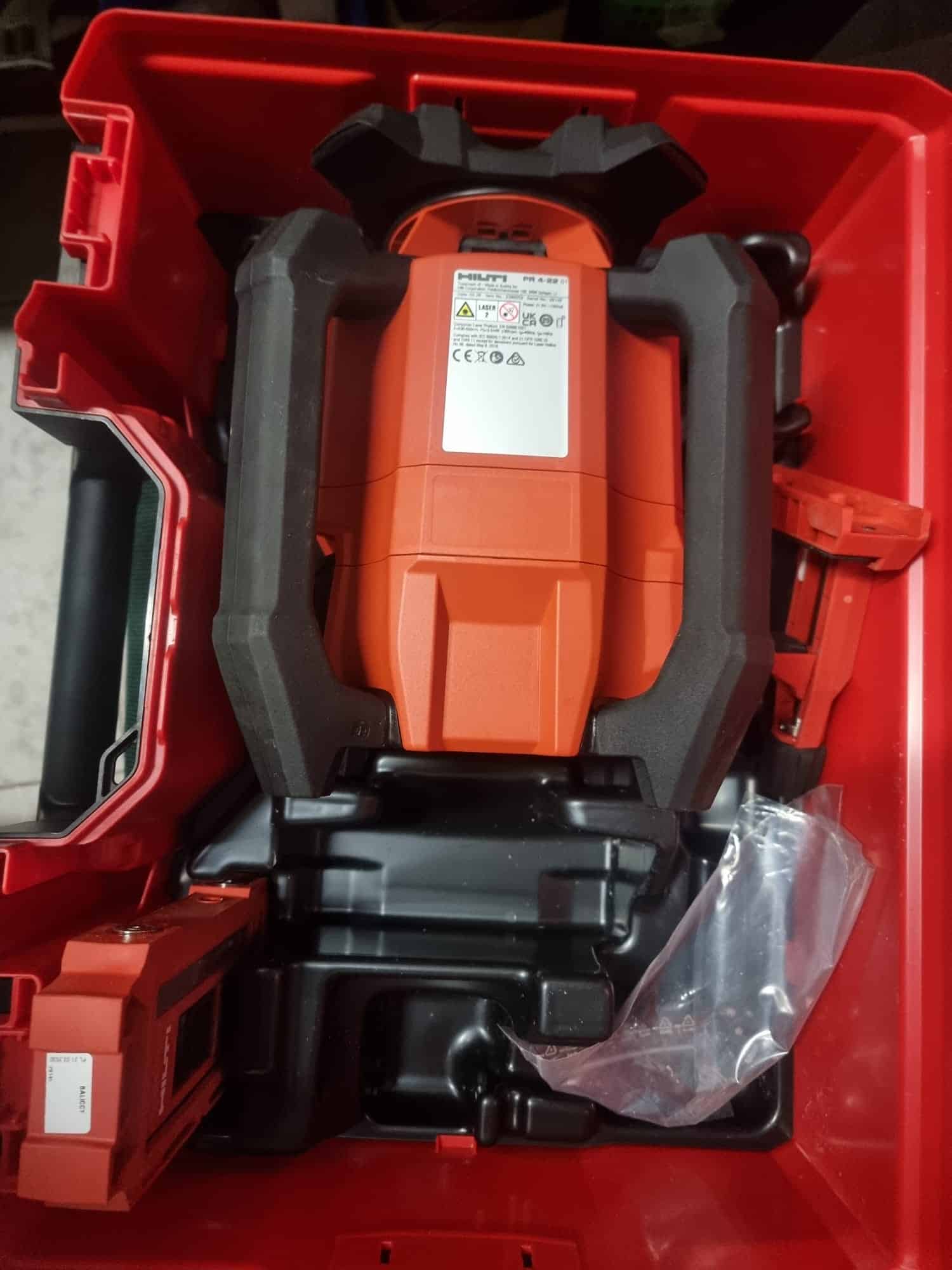 NIWELATOR HILTI PR4-22, WALIZKA LL160/2026P1